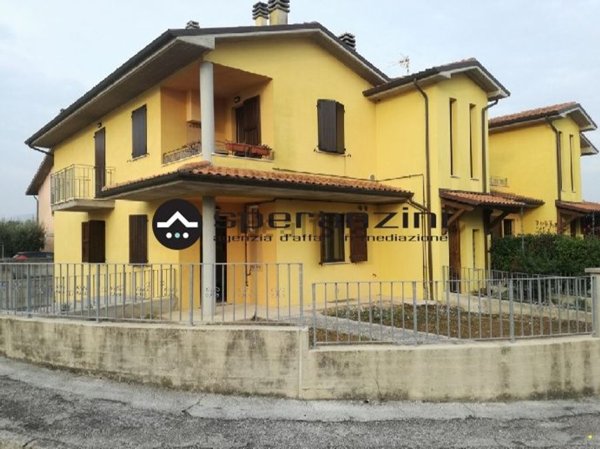 appartamento in vendita a Montefelcino in zona Sterpeti