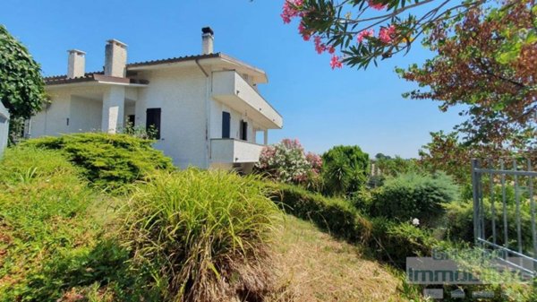 casa indipendente in vendita a Montefelcino
