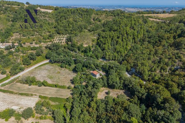 casa indipendente in vendita a Montefelcino in zona Fontecorniale