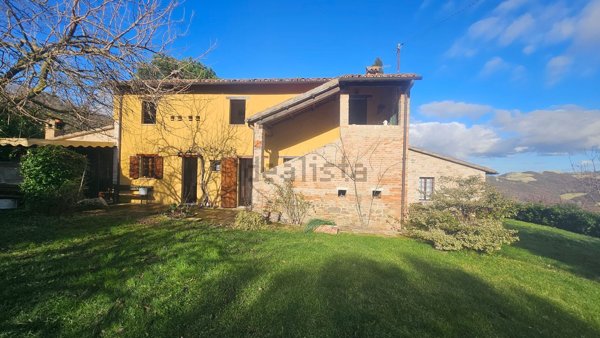 casa indipendente in vendita a Montefelcino in zona Monteguiduccio