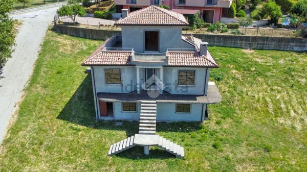 casa indipendente in vendita a Monte Grimano Terme in zona Savignano Monte Tassi