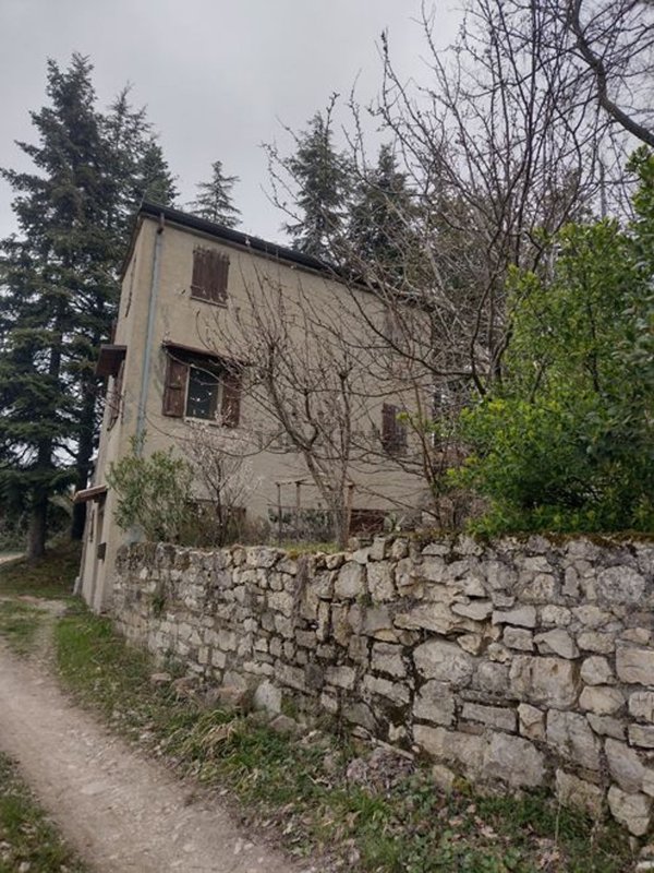 pentavano in vendita a Monte Grimano Terme in zona Savignano Monte Tassi