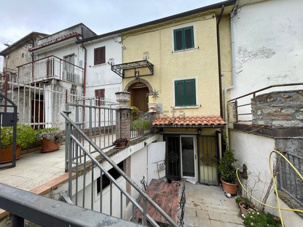 casa indipendente in vendita a Monte Grimano Terme in zona Savignano Monte Tassi