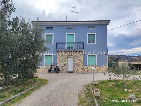 casa indipendente in vendita a Montelabbate