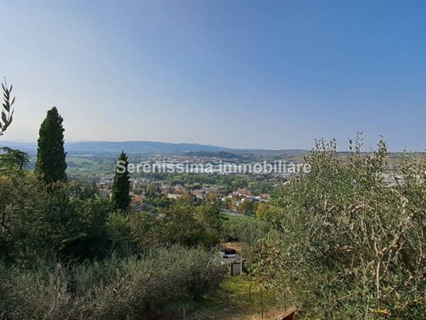 casa indipendente in vendita a Montelabbate