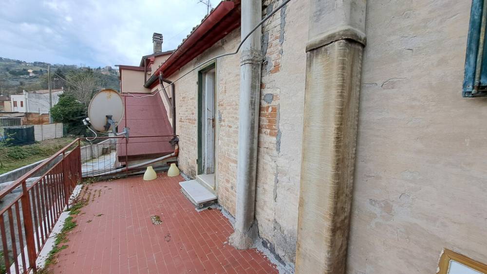 casa indipendente in vendita a Montelabbate