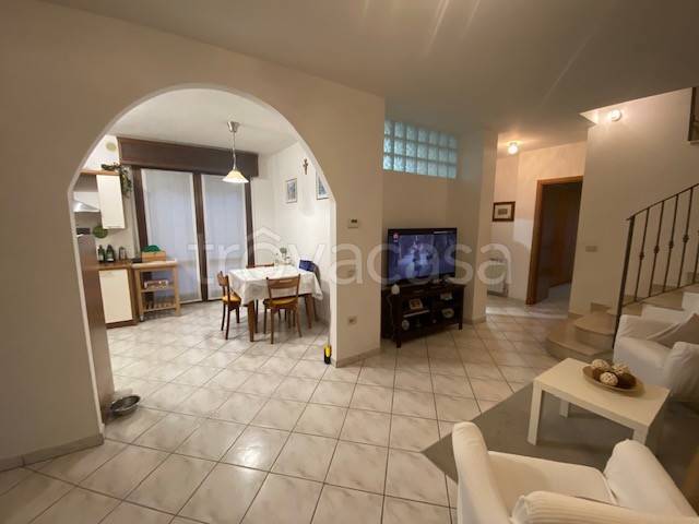 casa indipendente in vendita a Montelabbate