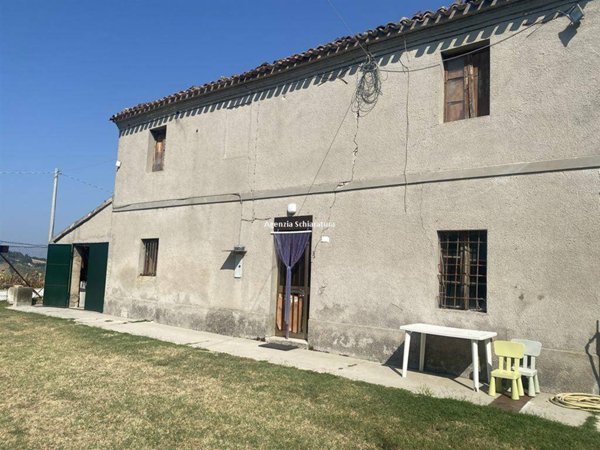 casale in vendita a Montelabbate