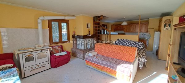 casa indipendente in vendita a Montelabbate