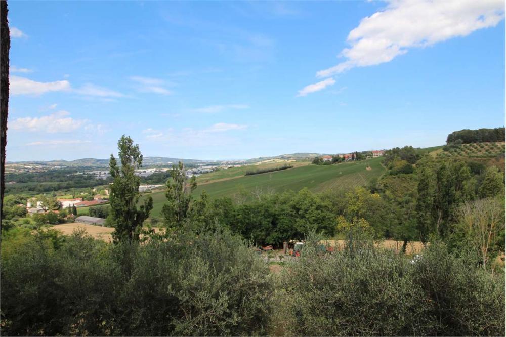 casa indipendente in vendita a Montelabbate
