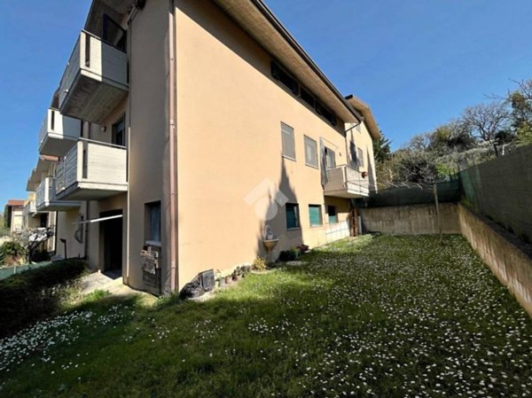 casa indipendente in vendita a Montelabbate