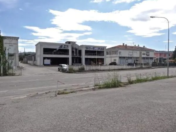 ufficio in vendita a Montelabbate