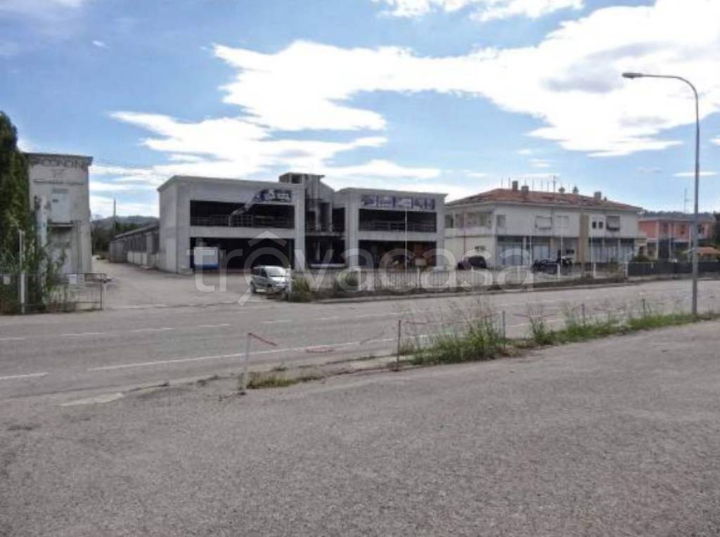 ufficio in vendita a Montelabbate