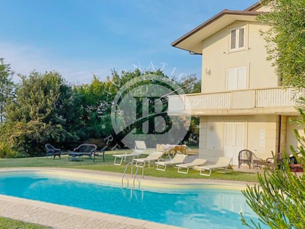 casa indipendente in vendita a Montelabbate