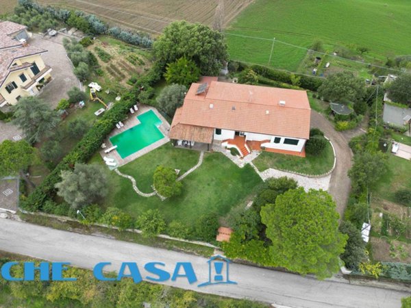 casa indipendente in vendita a Montelabbate in zona Apsella