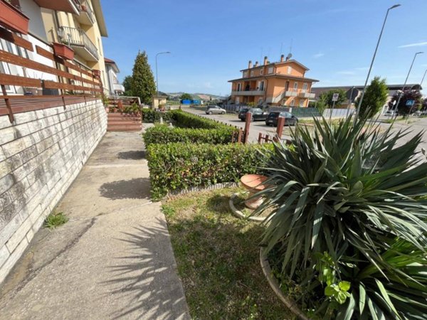 casa indipendente in vendita a Montelabbate in zona Apsella
