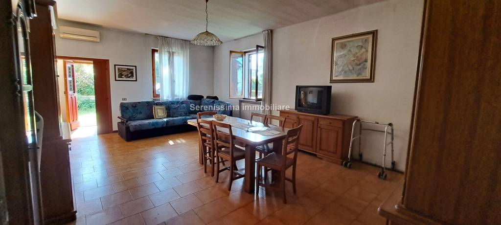 casa indipendente in vendita a Montelabbate