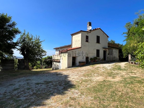 casa indipendente in vendita a Montelabbate in zona Farneto