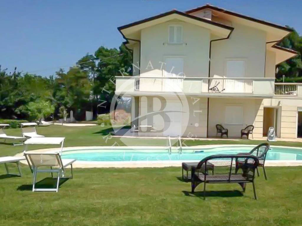 casa indipendente in vendita a Montelabbate