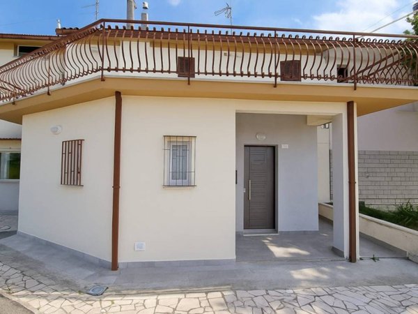 casa indipendente in vendita a Montelabbate in zona Osteria Nuova