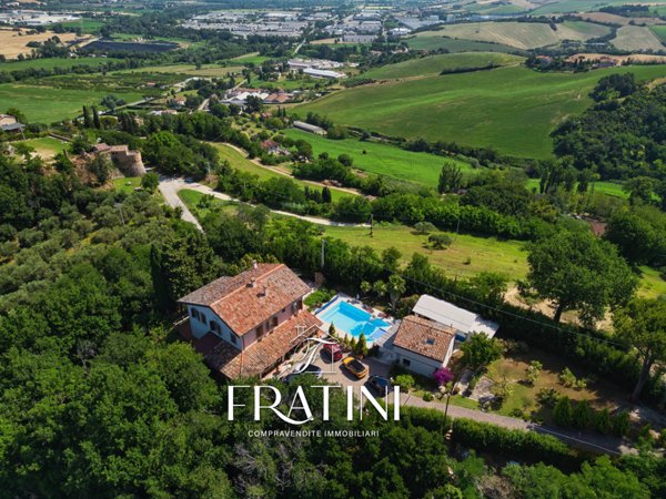 casa indipendente in vendita a Montelabbate