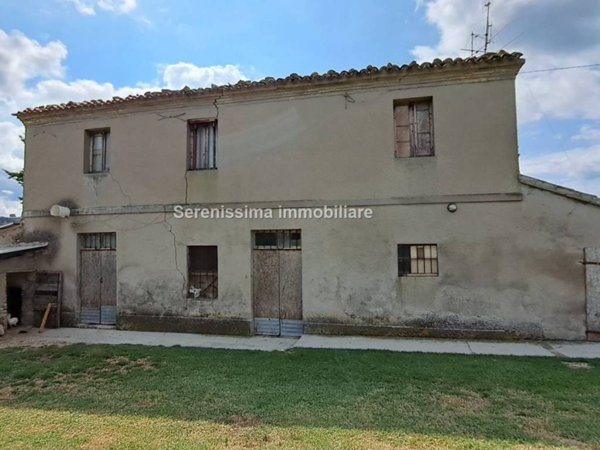 casa indipendente in vendita a Montelabbate in zona Apsella