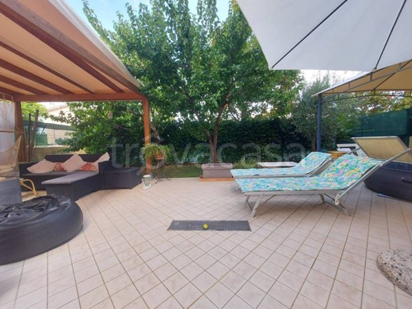 casa indipendente in vendita a Montelabbate