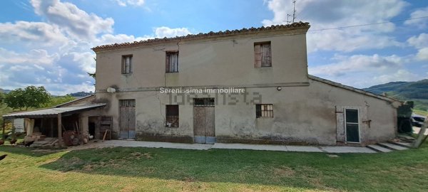 casale in vendita a Montelabbate in zona Apsella