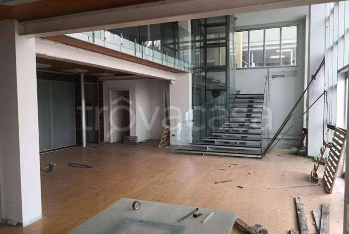 negozio in vendita a Montelabbate