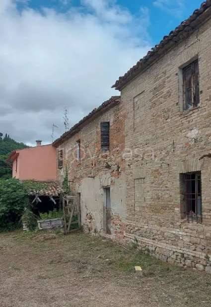 casa indipendente in vendita a Montelabbate