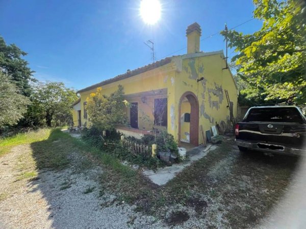 casa indipendente in vendita a Montelabbate in zona Ripe