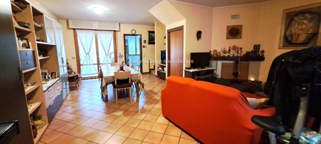 casa indipendente in vendita a Montelabbate in zona Apsella