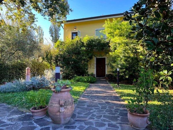 casa indipendente in vendita a Montelabbate