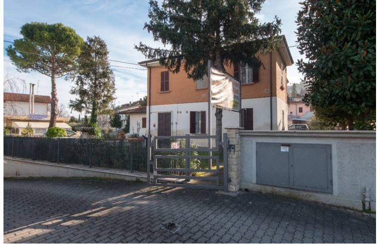 casa indipendente in vendita a Montelabbate