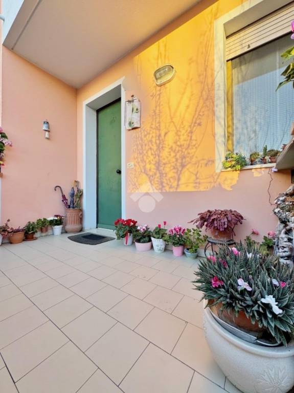 casa indipendente in vendita a Montelabbate in zona Apsella