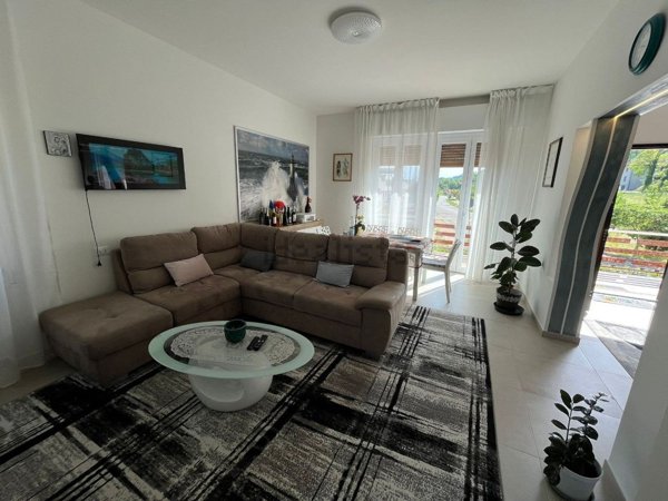 casa indipendente in vendita a Montelabbate in zona Apsella