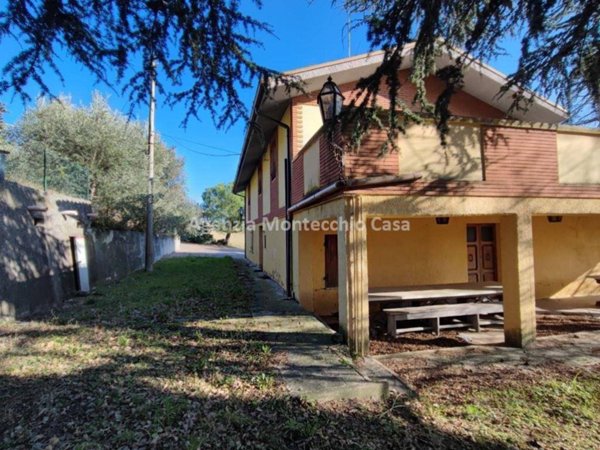 casa indipendente in vendita a Montelabbate