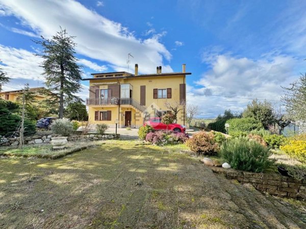 casa indipendente in vendita a Montelabbate