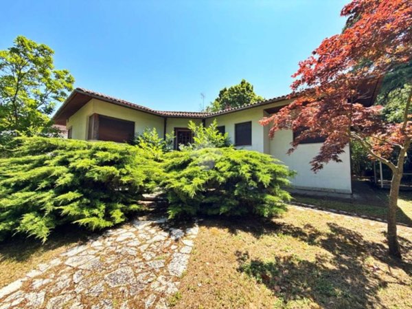 casa indipendente in vendita a Montelabbate