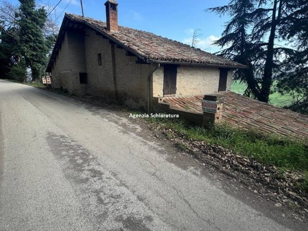 casa indipendente in vendita a Montelabbate in zona Farneto