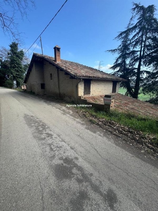 casa indipendente in vendita a Montelabbate