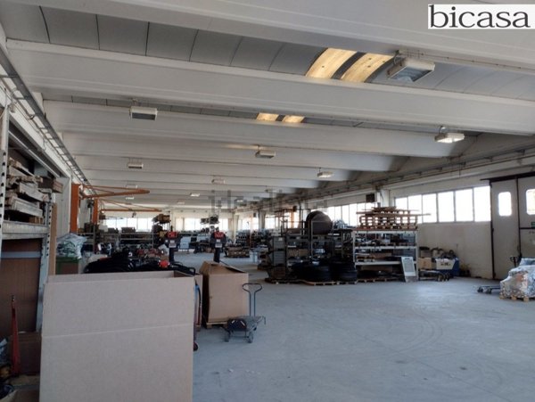 capannone in vendita a Montelabbate