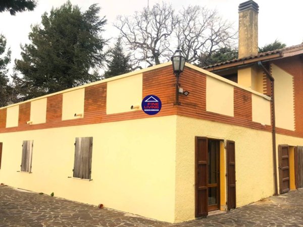 casa indipendente in vendita a Montelabbate