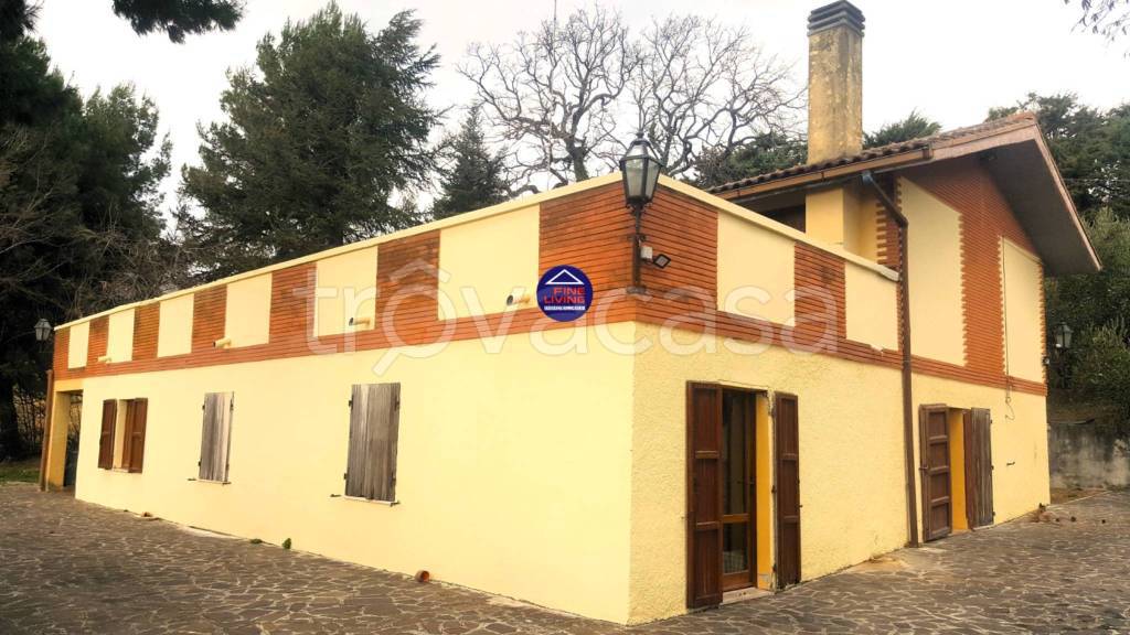 casa indipendente in vendita a Montelabbate