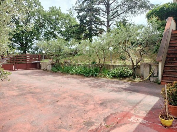 casa indipendente in vendita a Montelabbate