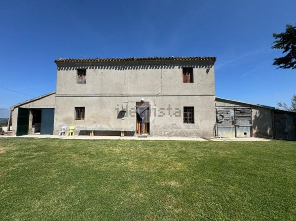 casale in vendita a Montelabbate