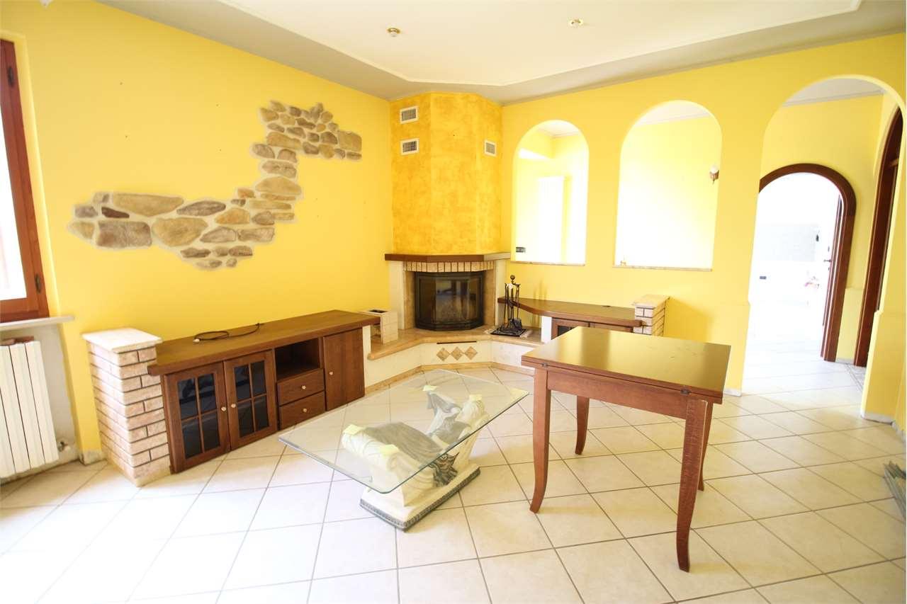 casa indipendente in vendita a Montelabbate in zona Farneto