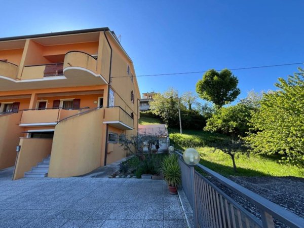 casa indipendente in vendita a Montelabbate in zona Apsella