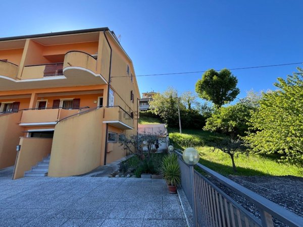 casa indipendente in vendita a Montelabbate in zona Apsella