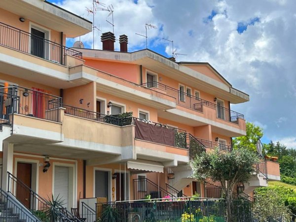 appartamento in vendita a Montelabbate in zona Apsella